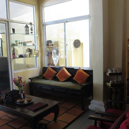 Goldie Guesthouse Пном Пен Екстериор снимка