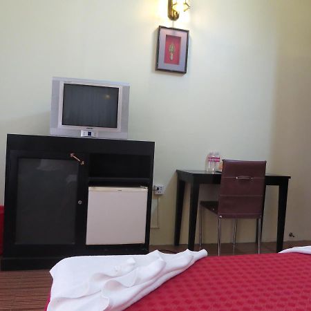 Goldie Guesthouse Пном Пен Екстериор снимка