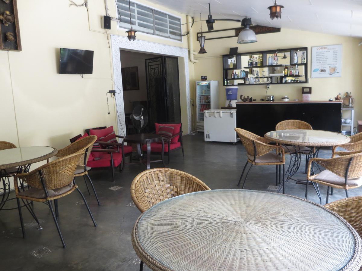 Goldie Guesthouse Пном Пен Екстериор снимка
