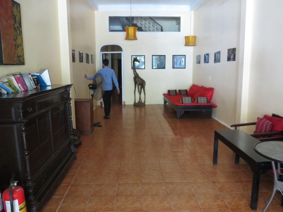 Goldie Guesthouse Пном Пен Екстериор снимка