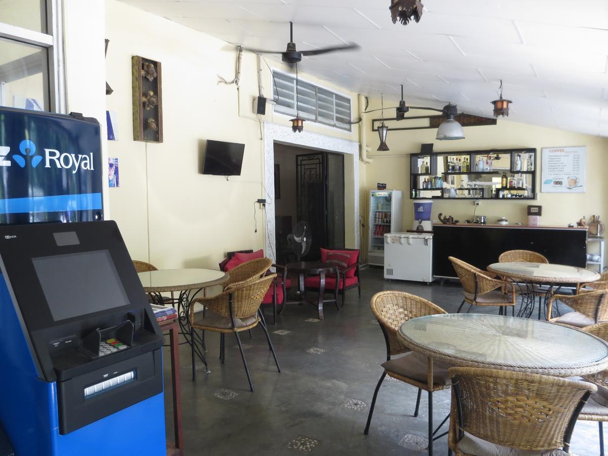 Goldie Guesthouse Пном Пен Екстериор снимка