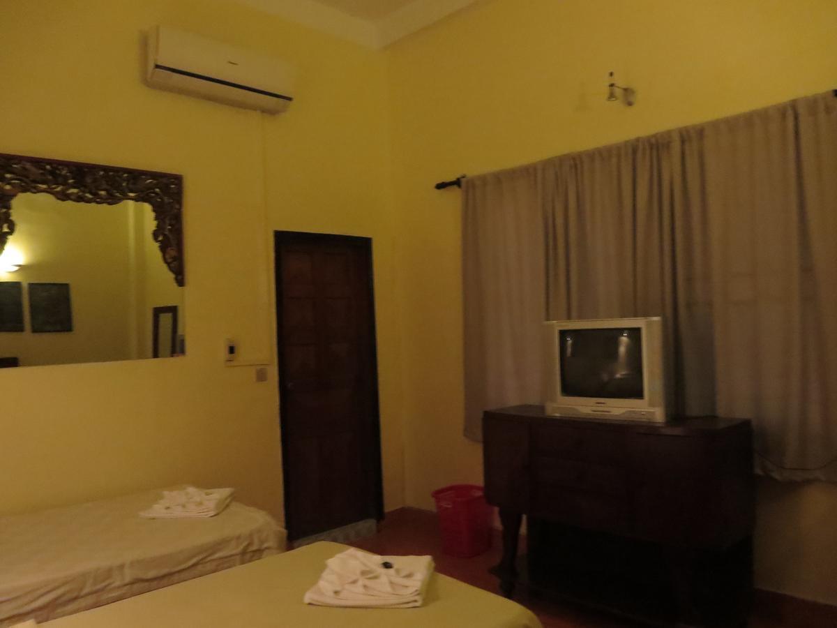 Goldie Guesthouse Пном Пен Екстериор снимка