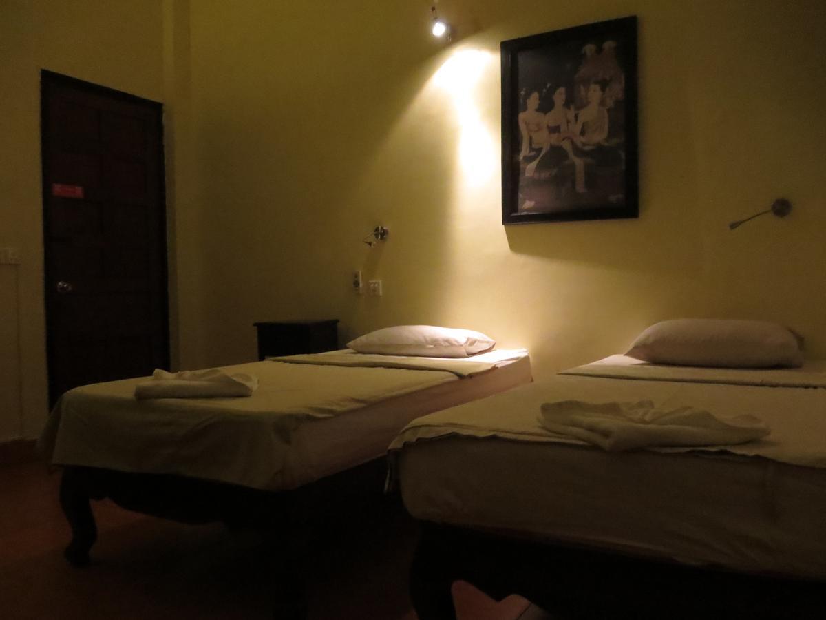 Goldie Guesthouse Пном Пен Екстериор снимка