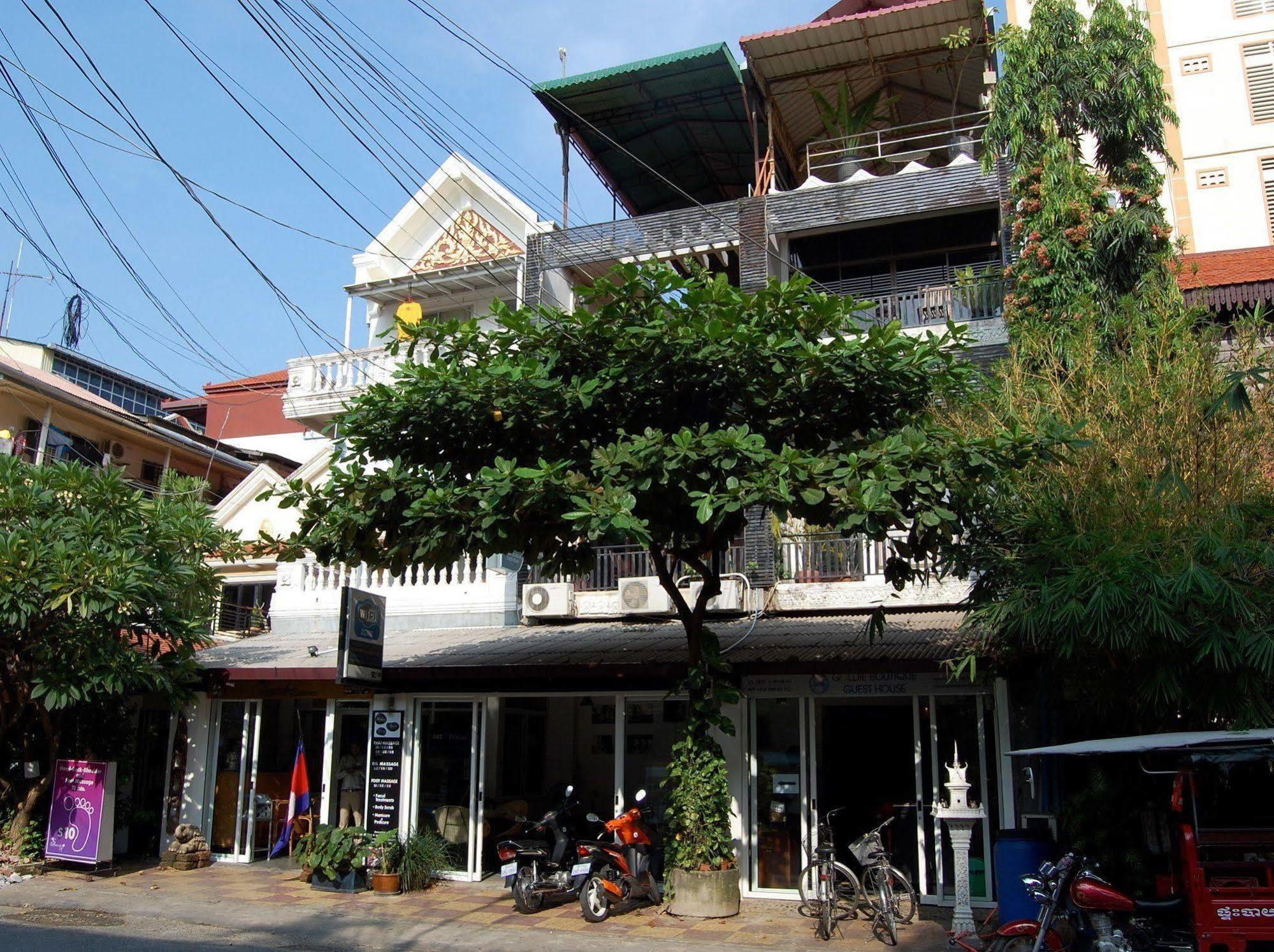 Goldie Guesthouse Пном Пен Екстериор снимка