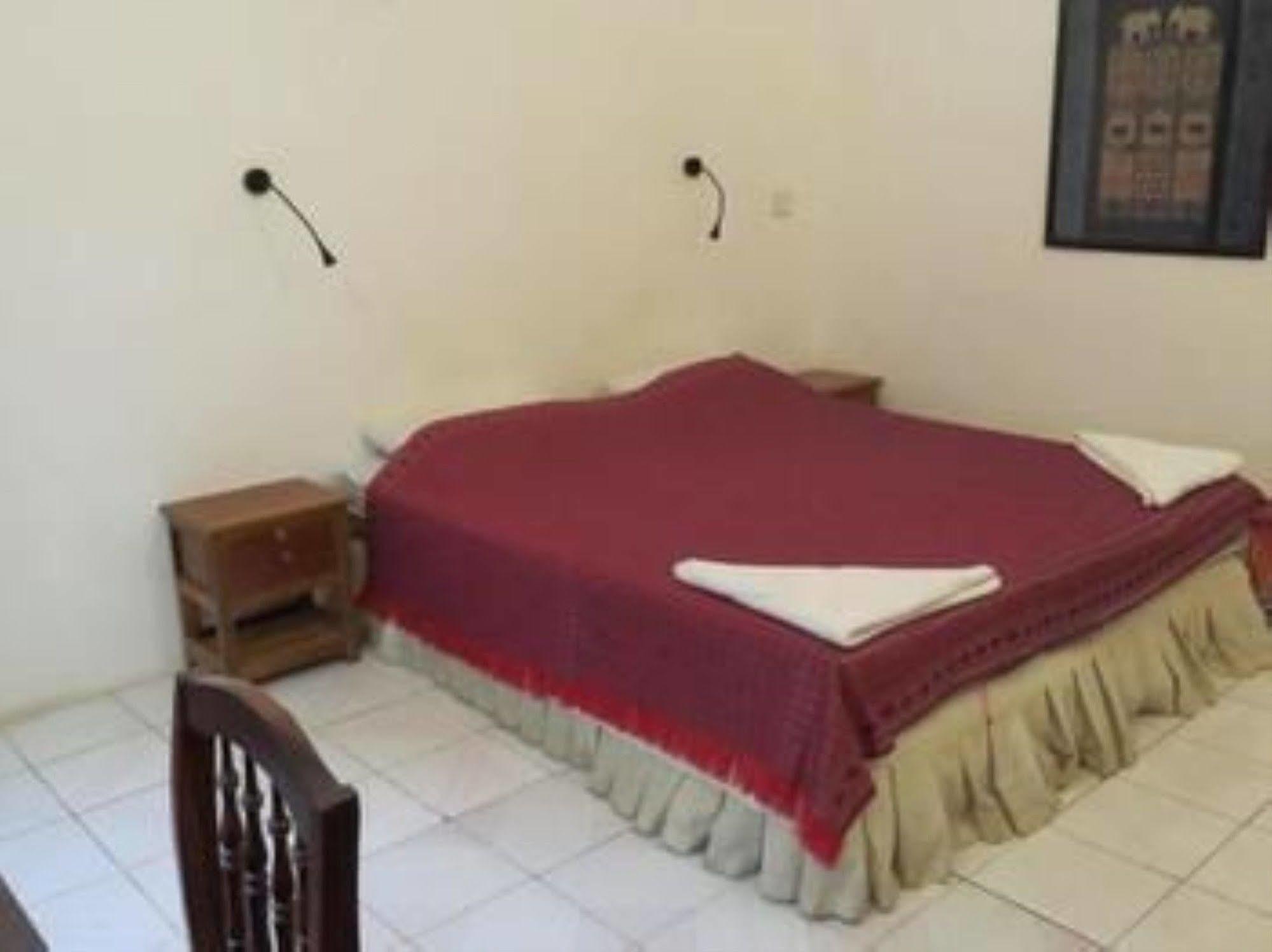 Goldie Guesthouse Пном Пен Екстериор снимка